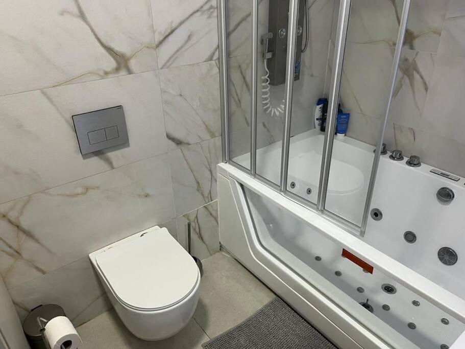 Modern In Heart Of Appartamento Valenza